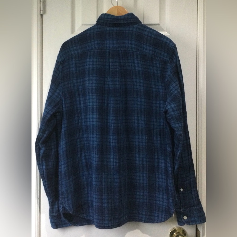 Abercrombie & Fitch Navy Plaid Woven Flannel Button Down Shirt - Picture 6 of 6